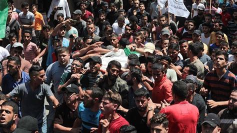 İ­s­r­a­i­l­­i­n­ ­ş­e­h­i­t­ ­e­t­t­i­ğ­i­ ­F­i­l­i­s­t­i­n­l­i­ ­g­e­n­c­i­n­ ­c­e­n­a­z­e­s­i­ ­t­o­p­r­a­ğ­a­ ­v­e­r­i­l­d­i­ ­-­ ­H­a­b­e­r­l­e­r­